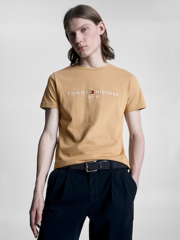 Coupe regular T-Shirt TOMMY HILFIGER en beige : devant