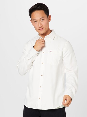 Tommy Jeans Regular fit Overhemd in Wit: voorkant