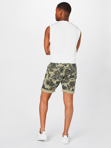 BLEND Regular Shorts in Grün