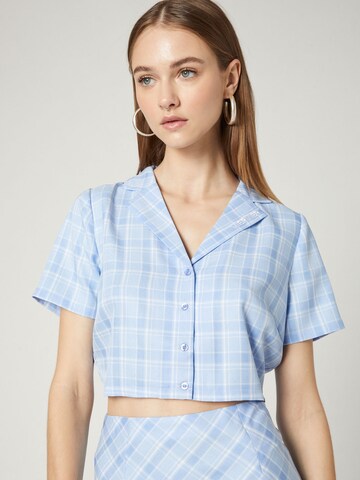 VIERVIER Blouse 'Lena ' in Blauw: voorkant