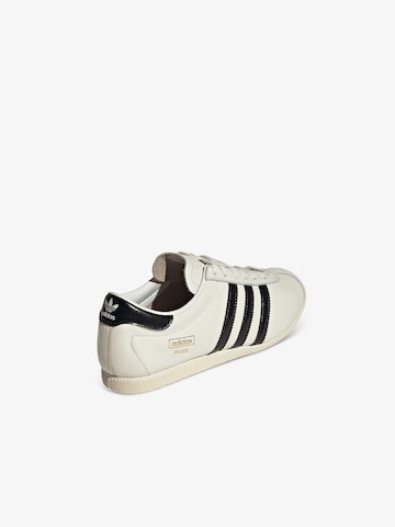 ADIDAS - Sapatilhas baixas em branco: frente