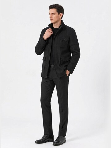 Cappotto invernale 'Nahtverlauf' di ALLTHEMEN in nero