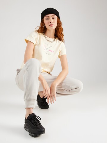 Calvin Klein Jeans T-Shirt in Beige