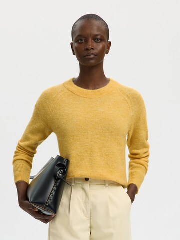 SELECTED - Jersey en amarillo