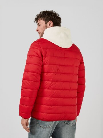 FC BAYERN MÜNCHEN Between-Season Jacket in Red