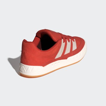 bēšs ADIDAS ORIGINALS Zemie brīvā laika apavi 'Adimatic'