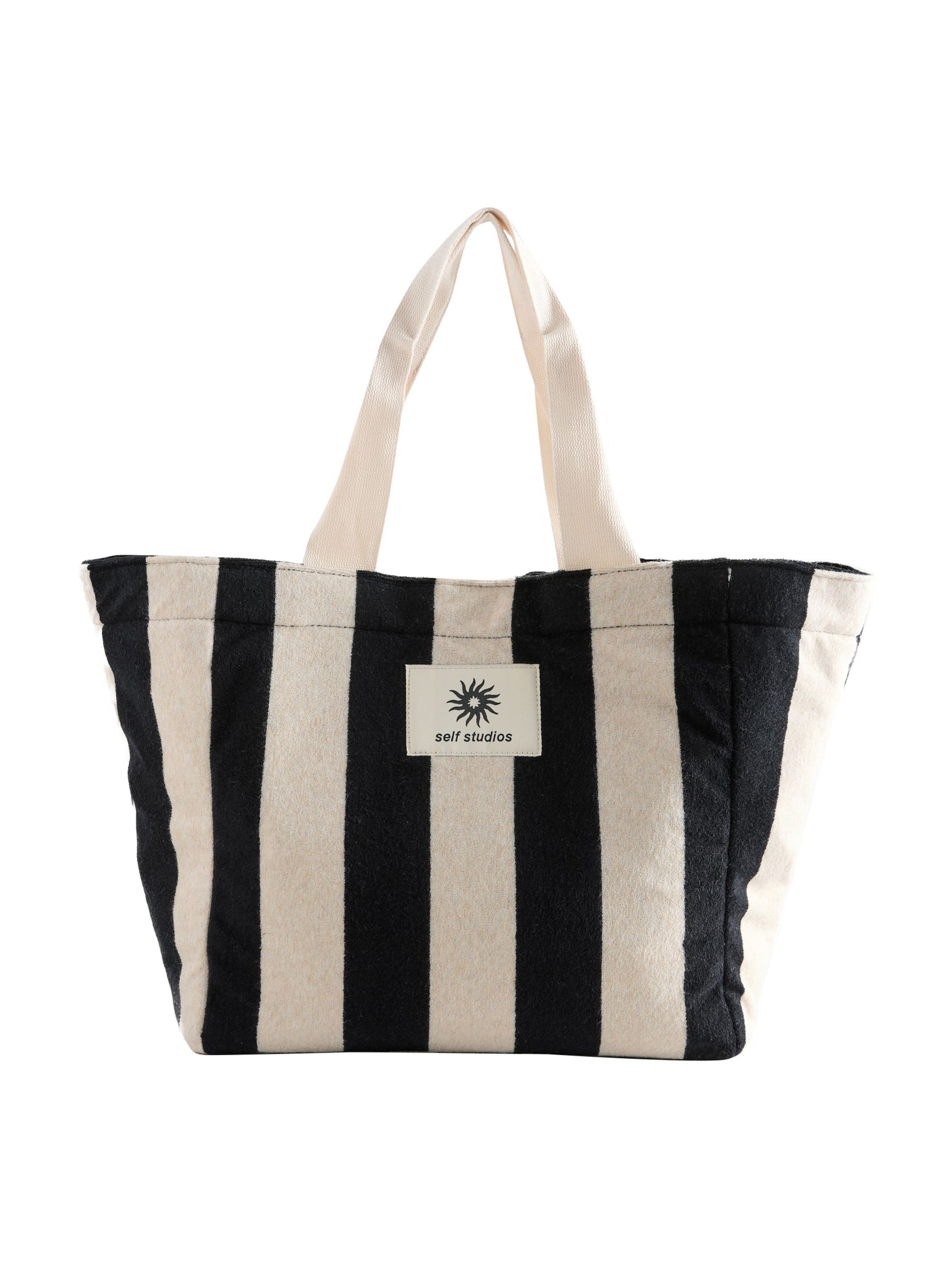 self. Shopper in Black: front