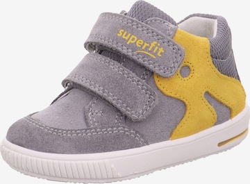 SUPERFIT - Zapatos primeros pasos en gris: frente