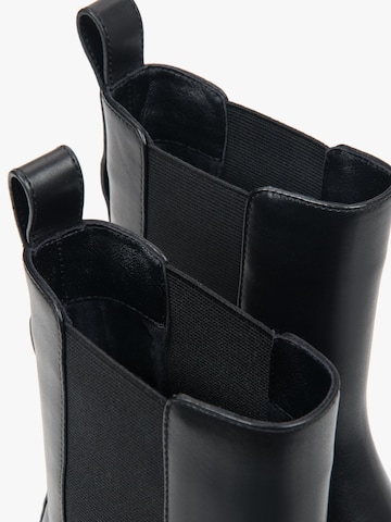 Boots chelsea '25160-782' di Estro in nero