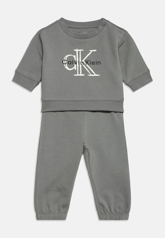 Calvin Klein Jeans Set in Grün: Vorderseite