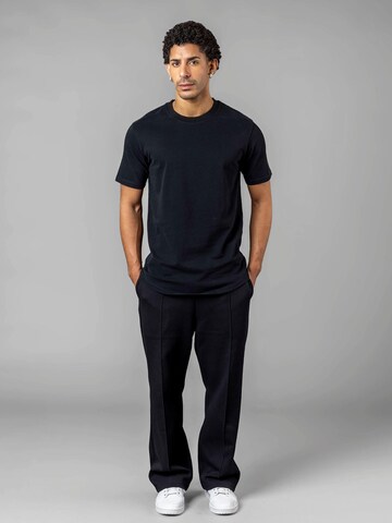 UNORGANIZED BRAND Shirt 'BASIC RUNDER SAUM T25' in Zwart