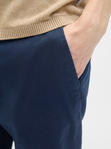 regular Pantaloni chino 'JREBOLIVER' di JJ Rebel in blu