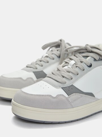 Sneaker bassa di Pull&Bear in bianco