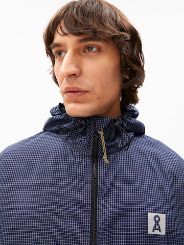 ARMEDANGELS Übergangsjacke in Blau