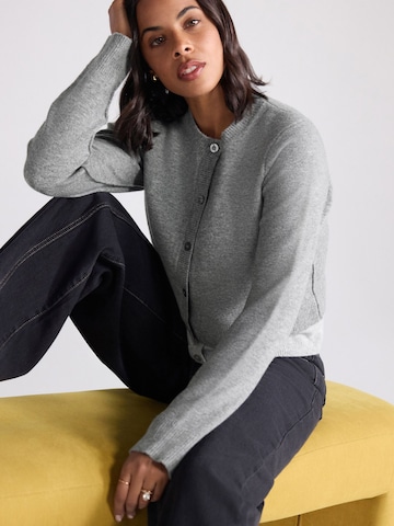Next Cardigan i grå: forside