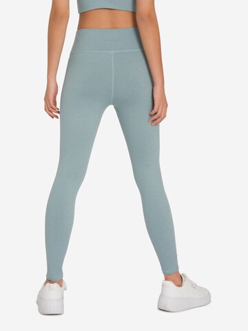 OCEANSAPART - Skinny Pantalón deportivo 'Dahlia' en gris