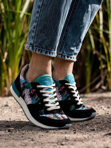 inkkas Sneakers laag 'Inkkas Spirit Bear Vegan Sneaker' in Gemengde kleuren: voorkant