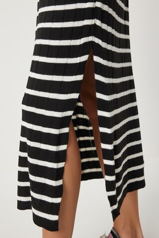 Happiness İstanbul Плетена рокля в черно