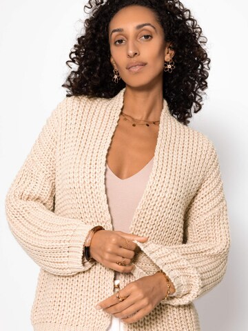 SASSYCLASSY Oversizestrickjacke‌‌ in Beige: Vorderseite