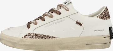 Baskets basses ' SK8 DELUXE ' Crime London en blanc : devant