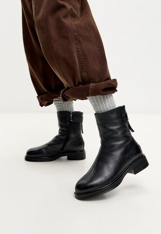 CESARE GASPARI Bootie in Black