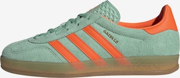 ADIDAS ORIGINALS - Zapatillas deportivas bajas 'Gazelle' en verde: frente
