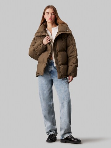 Calvin Klein Jeans - Casaco de inverno em castanho