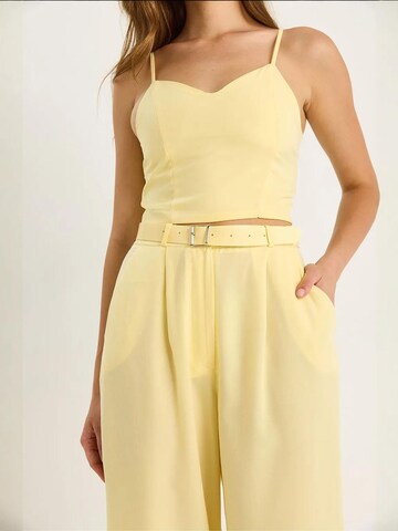 Completo pantalone di Bianco Lucci in giallo