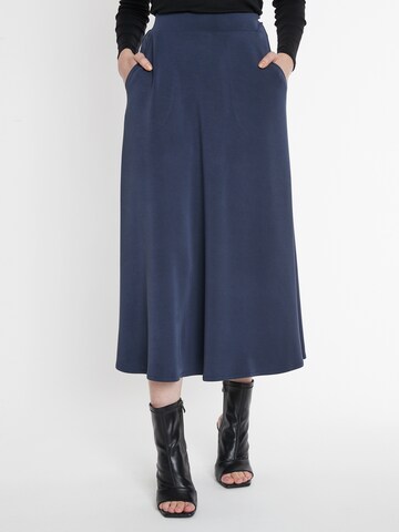 Ana Alcazar Rock ' Sekani ' in Blau