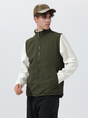 Youthup Vest in Green: front
