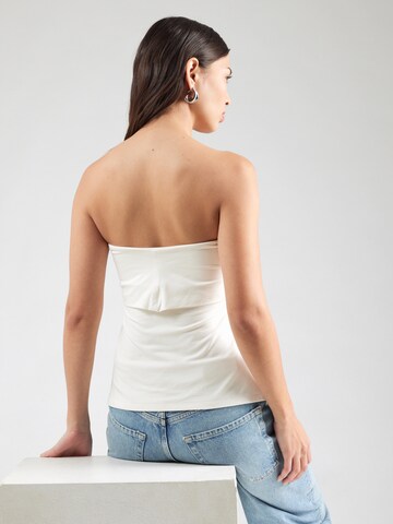Top de la Abercrombie & Fitch pe bej