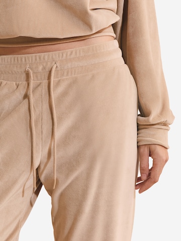 Pantaloncini da pigiama 'Bayron' di ETAM in beige