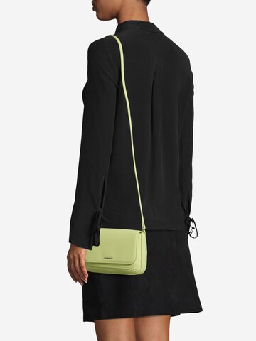 Calvin Klein - Mala de ombro 'Must' em verde