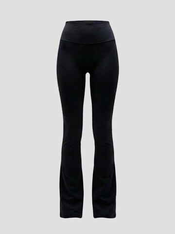 YO-GAYA Flared Leggings in Zwart: voorkant