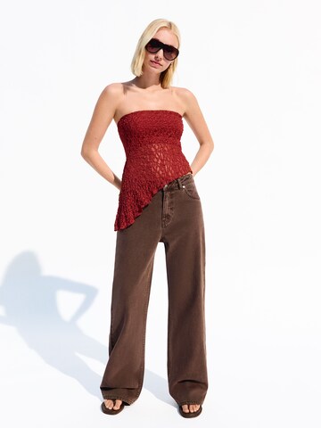 Haut Bershka en rouge : devant