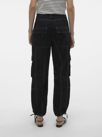 VERO MODA Baggy Cargo trousers 'KIM' in Black