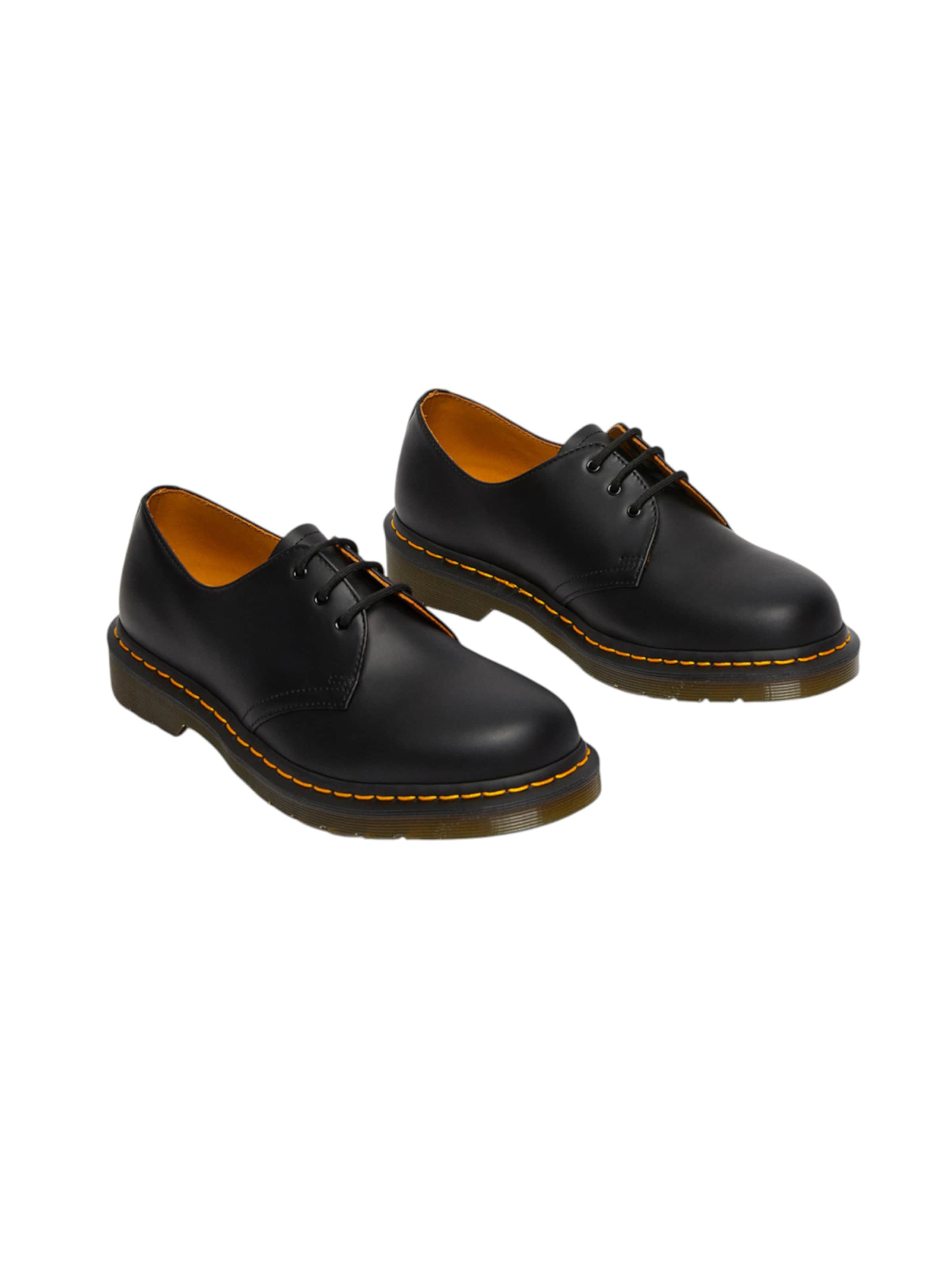 Scarpa stringata di Dr. Martens in nero