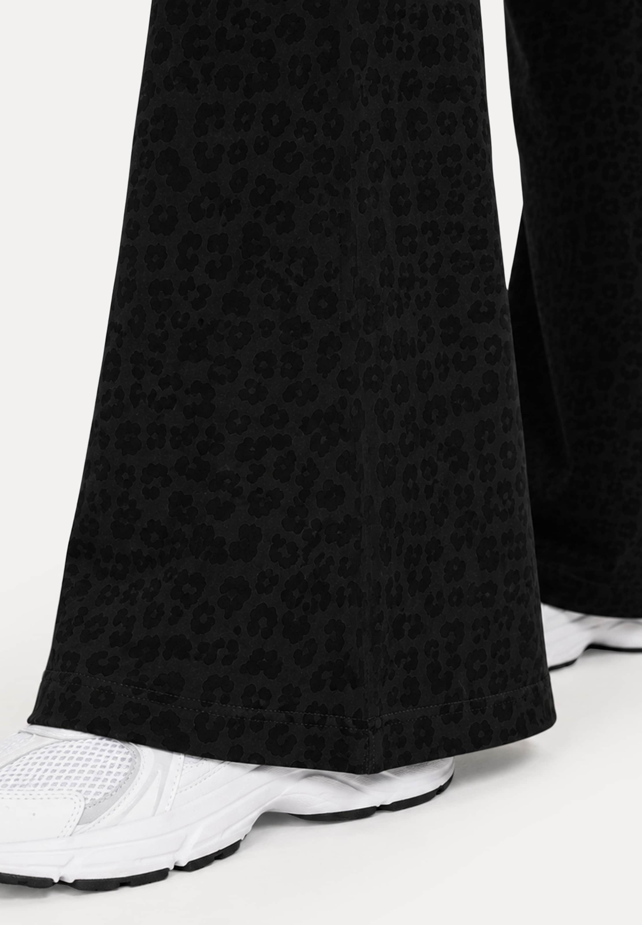 Coupe slim Leggings ' Lithara ' Smilodox en noir