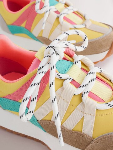 geltona Next Sportbačiai