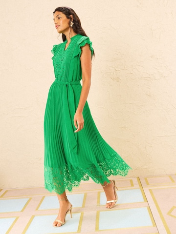 Rochie de la love & roses pe verde