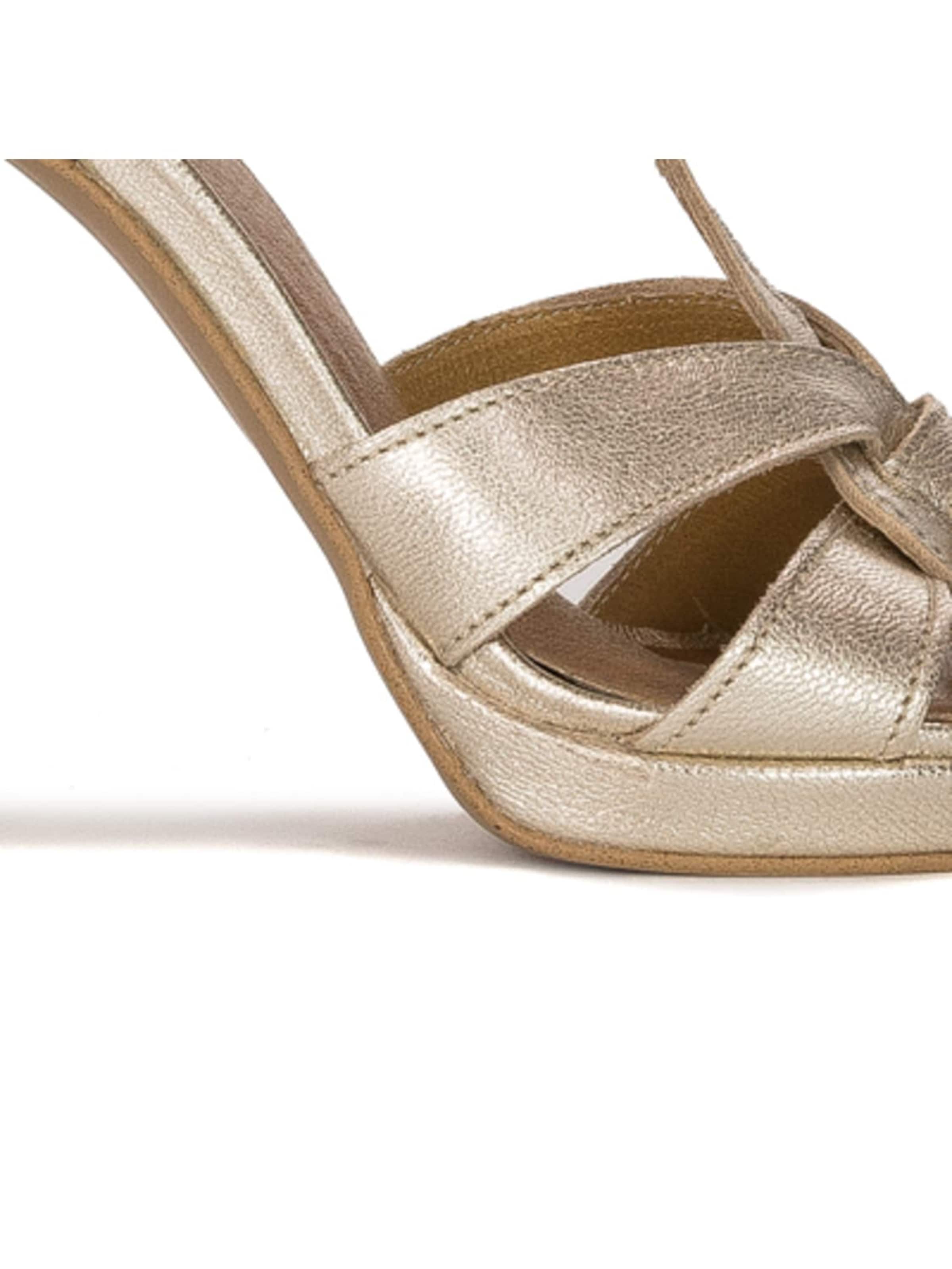Maciejka Sandal '06080-25/00-1' in Gold