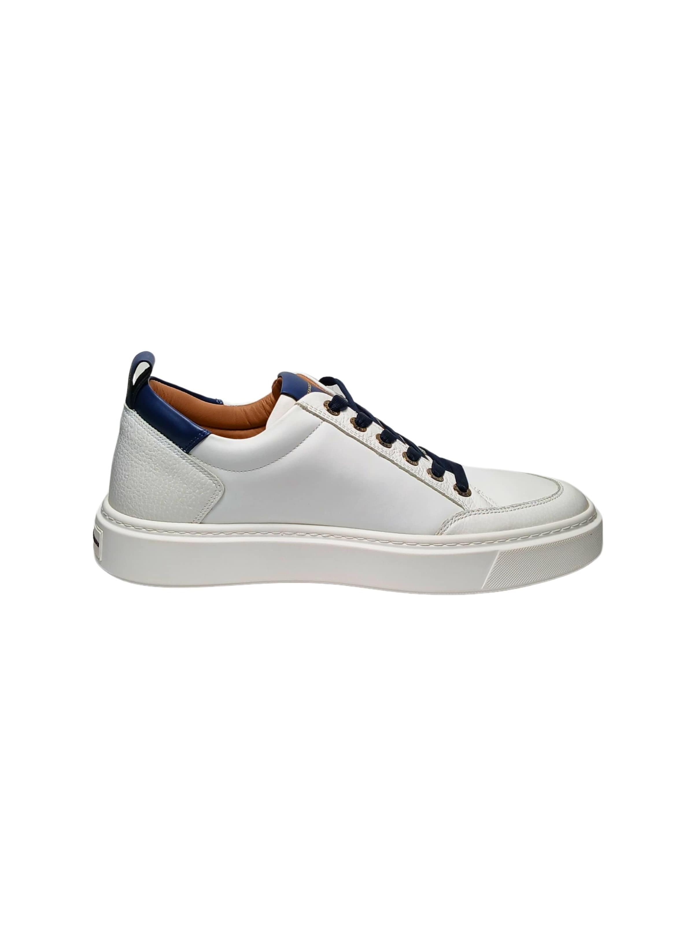 Alexander Smith Platform trainers in White: front