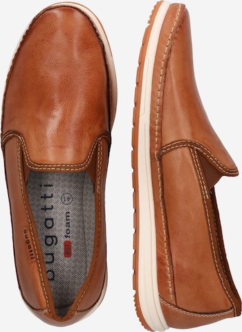 bugatti - Sapato Slip-on 'Stowe' em castanho