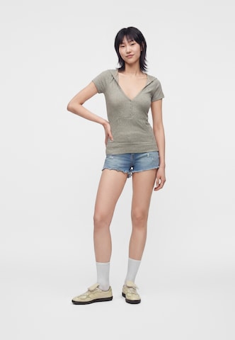 HOLLISTER Футболка в Серый
