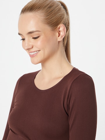 Comfort Studio by Catwalk Junkie Shirt in Bruin