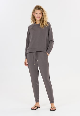 Athlecia Tapered Sweatpants 'Jacey' in Grau