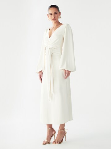 Willa Večerné šaty 'Gwen' - Biela