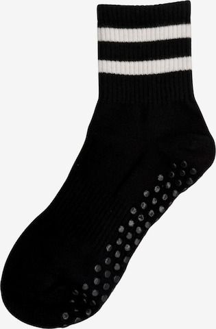 Sculpture Athletic Socks in Black: front
