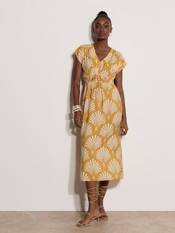 Robe ' ' Apricot en jaune : devant