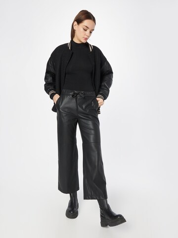 Wide leg Pantaloni 'Honey' de la LIEBLINGSSTÜCK pe negru